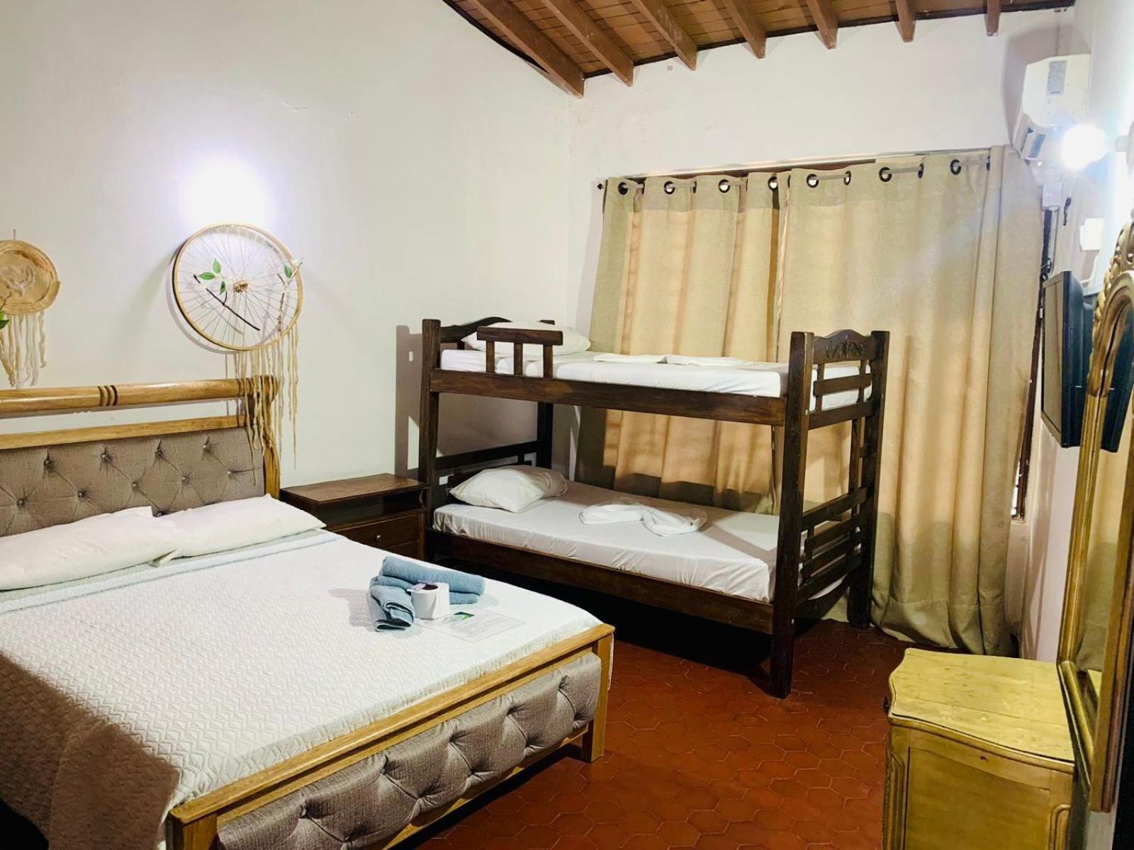 The Chill In Mansion Hostel Santa Marta Номер фото